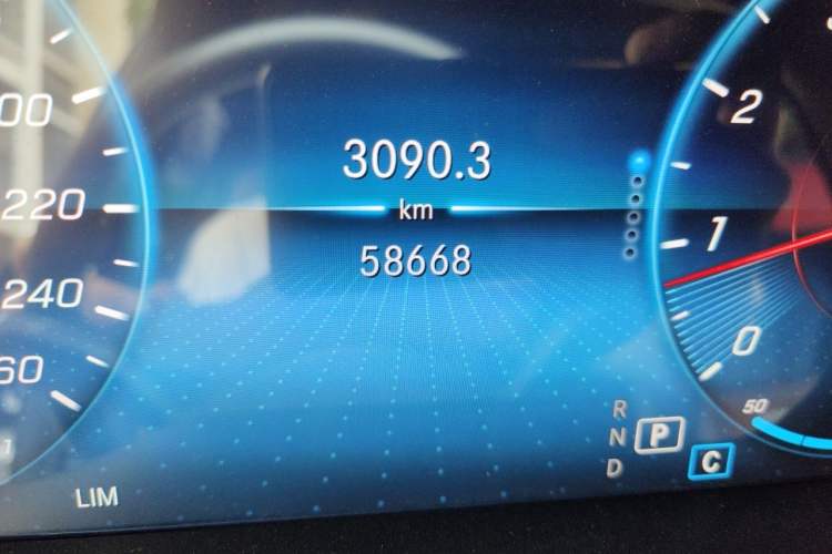 Used Mercedes-Benz GLC 2022 Refreshed GLC 300 L 4MATIC Dynamic Edition Prestige Version Odometer Close Up
