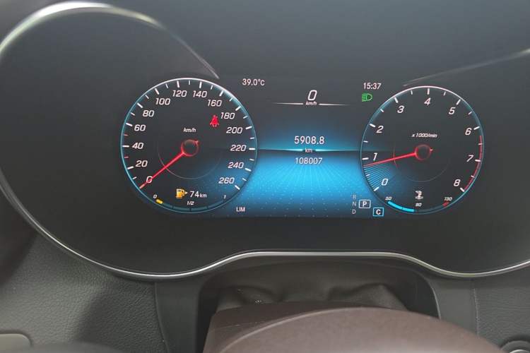 Used Mercedes-Benz GLC 2022 GLC 260 L 4MATIC Luxury Model Odometer Close Up