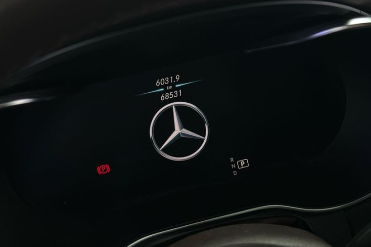 Used Mercedes-Benz GLC 2022 Facelift GLC 260 L 4MATIC Luxury Edition Odometer Close Up
