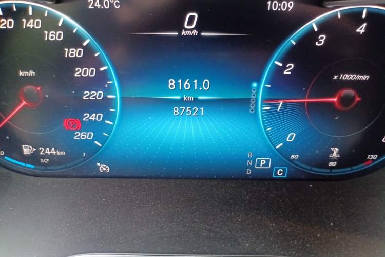 Used Mercedes-Benz GLC 2022 Refreshed GLC 260 L 4MATIC Dynamic Edition Odometer Close Up