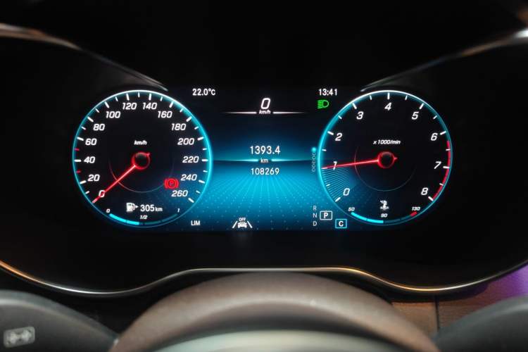 Used Mercedes-Benz GLC 2022 Refreshed GLC 300 L 4MATIC Dynamic Edition Prestige Version Odometer Close Up
