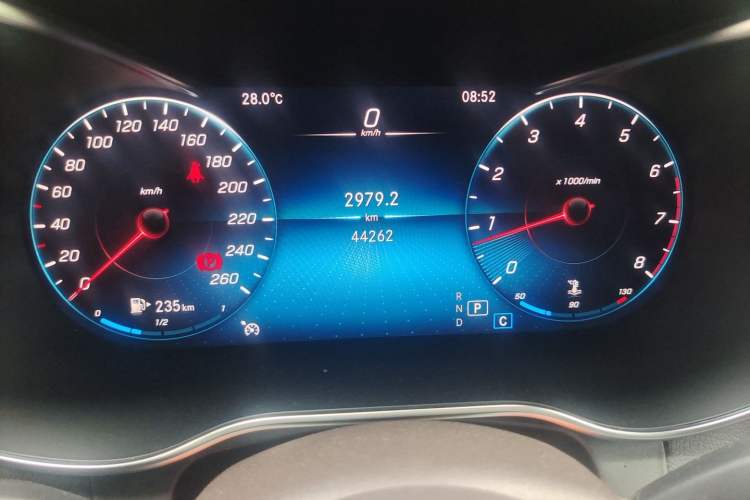 Used Mercedes-Benz GLC 2022 Second Facelift GLC 260 L 4MATIC Luxury Edition Odometer Close Up