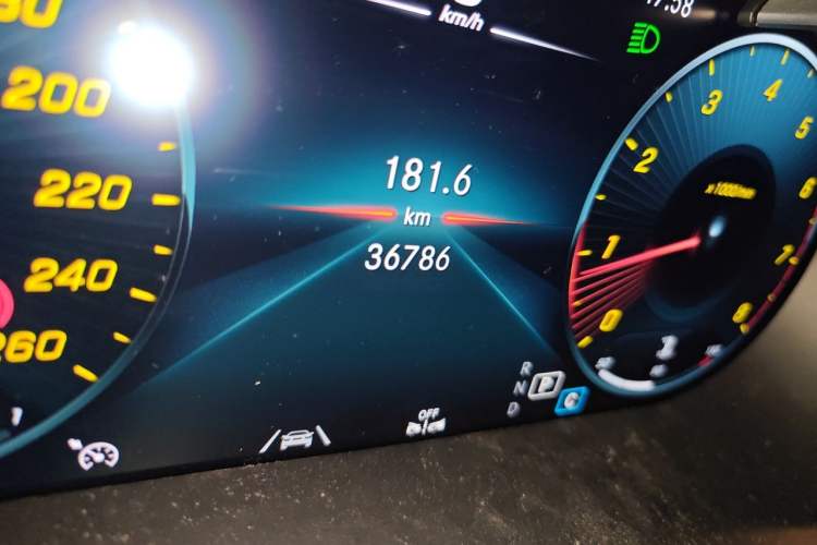 Used Mercedes-Benz GLC 2022 Refreshed GLC 300 L 4MATIC Dynamic Edition Prestige Version Odometer Close Up