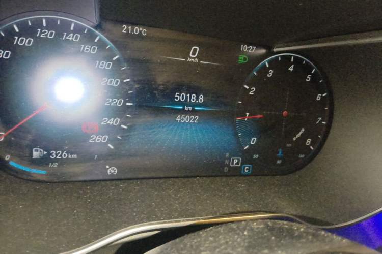 Used Mercedes-Benz GLC 2022 Second Facelift GLC 260 L 4MATIC Luxury Edition Odometer Close Up
