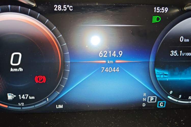 Used Mercedes-Benz GLC 2022 Refreshed GLC 300 L 4MATIC Dynamic Edition Prestige Version Odometer Close Up