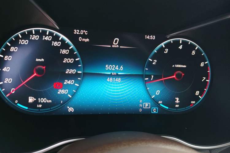 Used Mercedes-Benz GLC 2022 Facelifted GLC 260 L 4MATIC Dynamic Edition Odometer Close Up