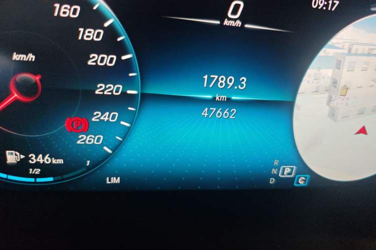 Used Mercedes-Benz GLC 2022 Facelift GLC 260 L 4MATIC Luxury Edition Odometer Close Up
