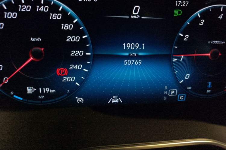 Used Mercedes-Benz GLC 2022 GLC 300 L 4MATIC Dynamic Edition Prestige Model Odometer Close Up