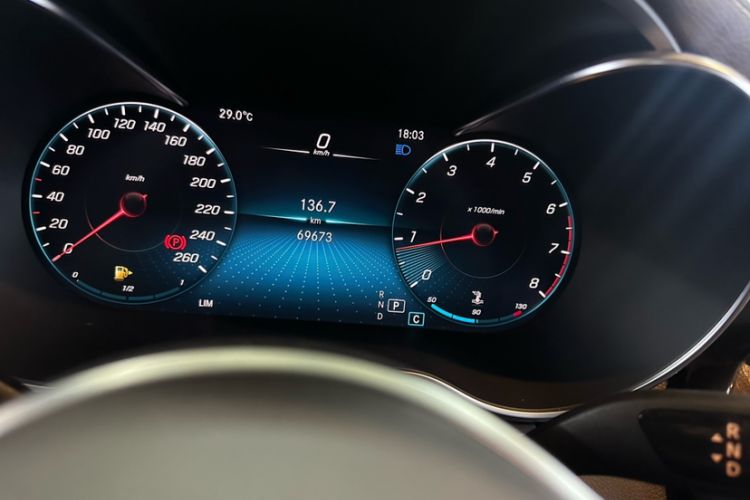 Used Mercedes-Benz GLC 2022 Second Facelift GLC 260 L 4MATIC Dynamic Edition Odometer Close Up