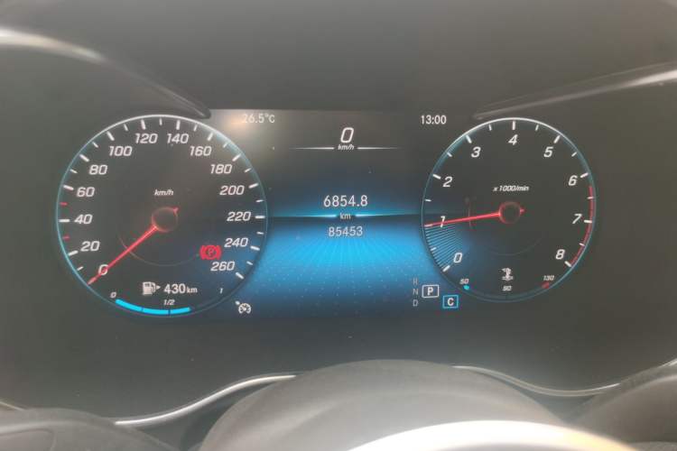 Used Mercedes-Benz GLC 2022 Refreshed GLC 260 L 4MATIC Dynamic Edition Odometer Close Up