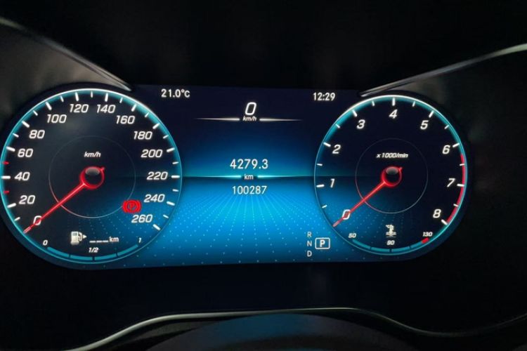 Used Mercedes-Benz GLC 2022 Second Facelift GLC 260 L 4MATIC Dynamic Edition Odometer Close Up