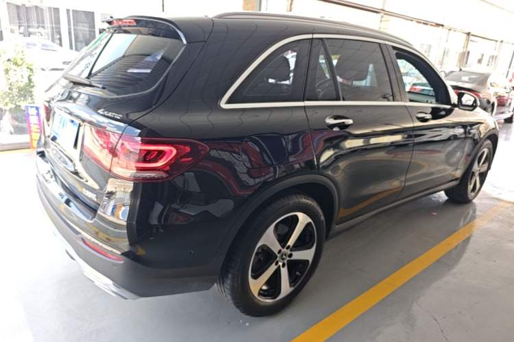 Used Mercedes-Benz GLC 2022 Facelift GLC 260 L 4MATIC Luxury Edition Rear Right 45 Deg