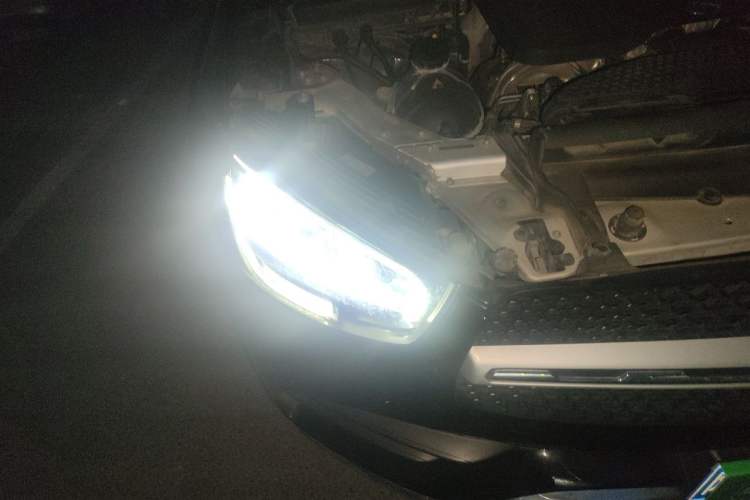Used Mercedes-Benz GLC 2022 Second Facelift GLC 260 L 4MATIC Luxury Edition Right Front Headlight