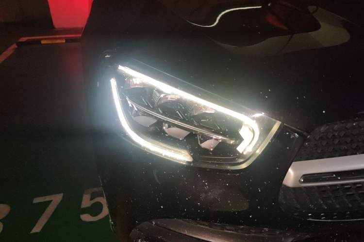 Used Mercedes-Benz GLC 2022 Facelifted GLC 260 L 4MATIC Dynamic Edition Right Front Headlight