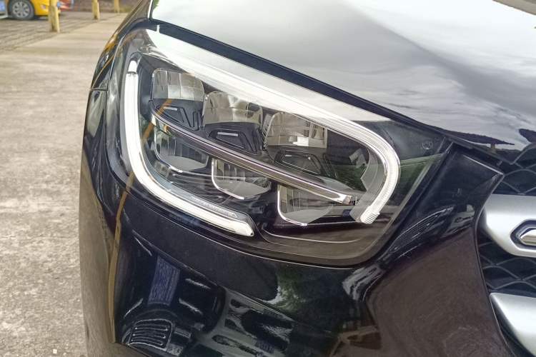 Used Mercedes-Benz GLC 2022 Refreshed GLC 260 L 4MATIC Dynamic Edition Right Front Headlight