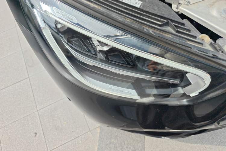 Used Mercedes-Benz GLC 2022 Facelift GLC 260 L 4MATIC Luxury Edition Right Front Headlight