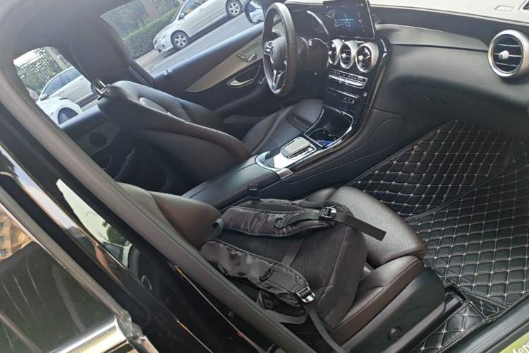Used Mercedes-Benz GLC 2022 Facelifted GLC 260 L 4MATIC Dynamic Edition Right Front Seat