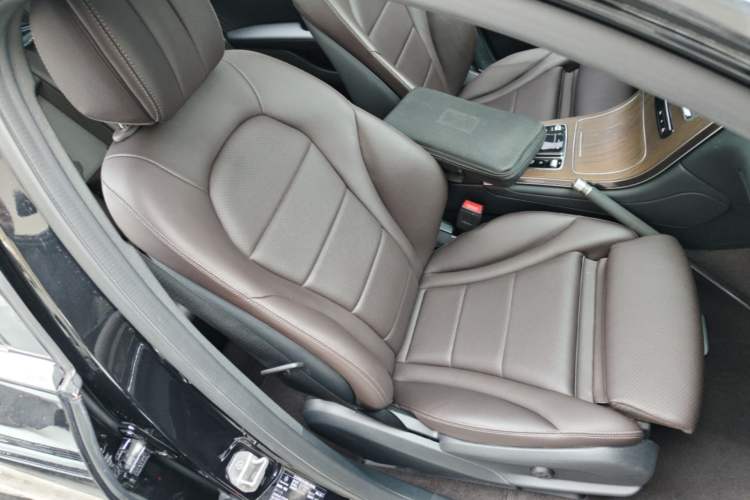 Used Mercedes-Benz GLC 2022 Refreshed GLC 300 L 4MATIC Dynamic Edition Prestige Version Right Front Seat