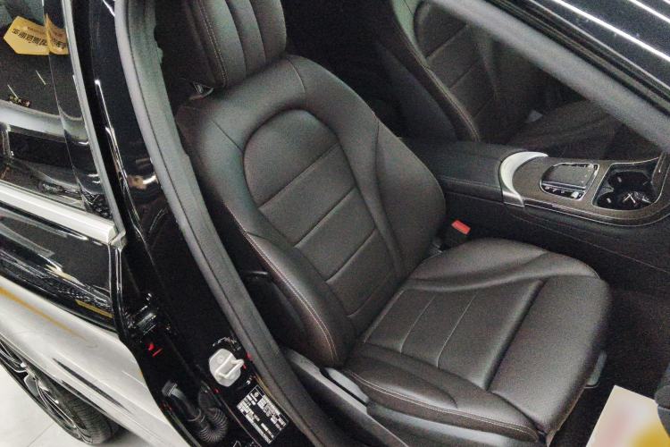 Used Mercedes-Benz GLC 2022 Second Facelift GLC 260 L 4MATIC Luxury Edition Right Front Seat