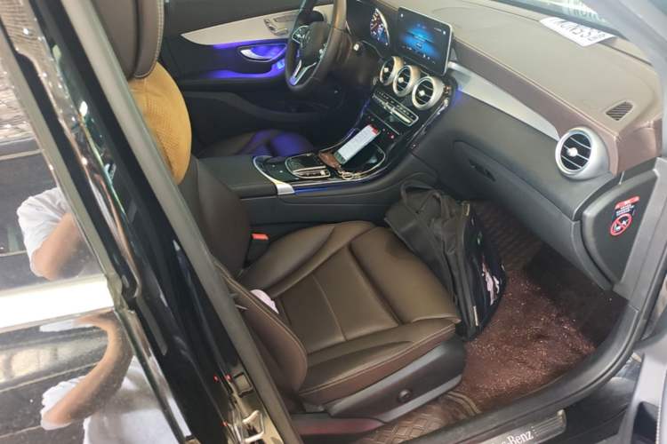 Used Mercedes-Benz GLC 2022 Facelifted GLC 260 L 4MATIC Dynamic Edition Right Front Seat