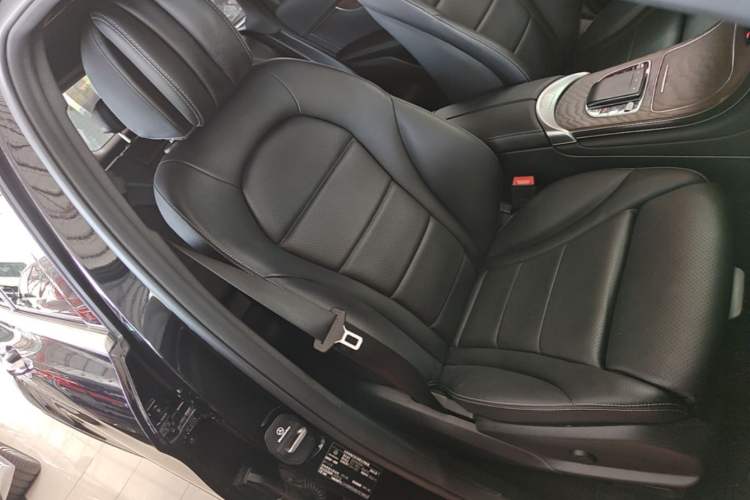 Used Mercedes-Benz GLC 2022 Refreshed GLC 300 L 4MATIC Dynamic Edition Prestige Version Right Front Seat
