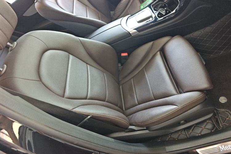 Used Mercedes-Benz GLC 2022 Facelift GLC 260 L 4MATIC Luxury Edition Right Front Seat