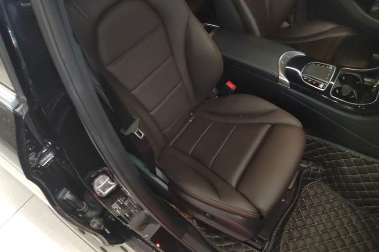 Used Mercedes-Benz GLC 2022 Facelifted GLC 260 L 4MATIC Dynamic Edition Right Front Seat