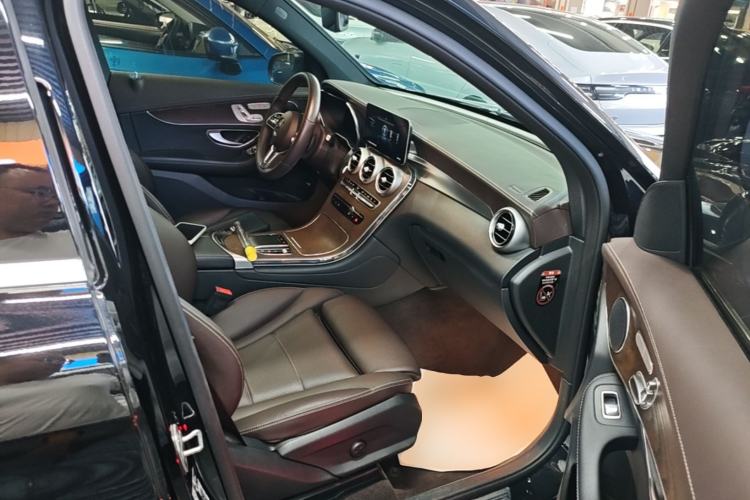 Used Mercedes-Benz GLC 2022 Refreshed GLC 300 L 4MATIC Dynamic Edition Prestige Version Right Front Seat