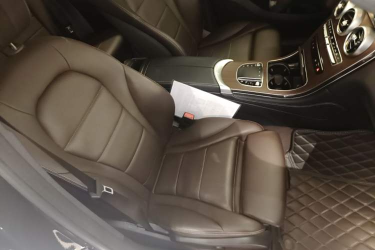 Used Mercedes-Benz GLC 2022 GLC 300 L 4MATIC Dynamic Model Right Front Seat