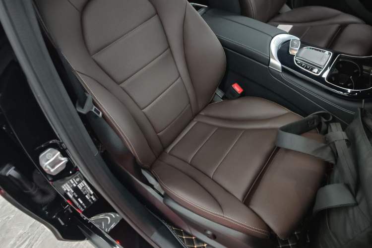 Used Mercedes-Benz GLC 2022 Refreshed GLC 260 L 4MATIC Dynamic Edition Right Front Seat
