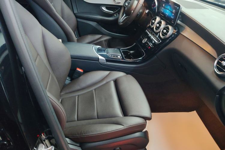 Used Mercedes-Benz GLC 2022 Facelifted GLC 260 L 4MATIC Dynamic Edition Right Front Seat