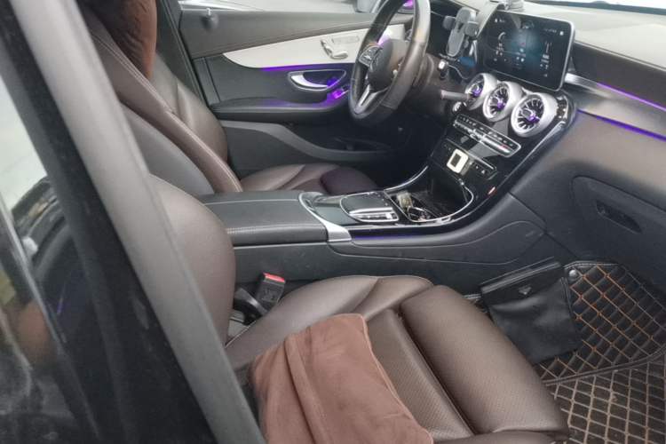 Used Mercedes-Benz GLC 2022 Facelifted GLC 260 L 4MATIC Dynamic Edition Right Front Seat