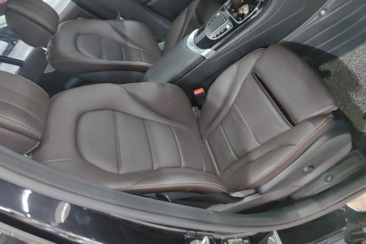 Used Mercedes-Benz GLC 2022 Facelifted GLC 260 L 4MATIC Dynamic Edition Right Front Seat