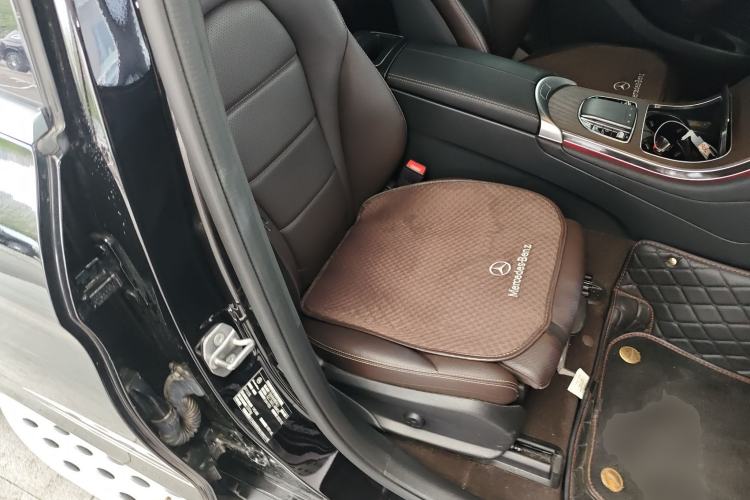 Used Mercedes-Benz GLC 2022 Second Facelift GLC 260 L 4MATIC Luxury Edition Right Front Seat