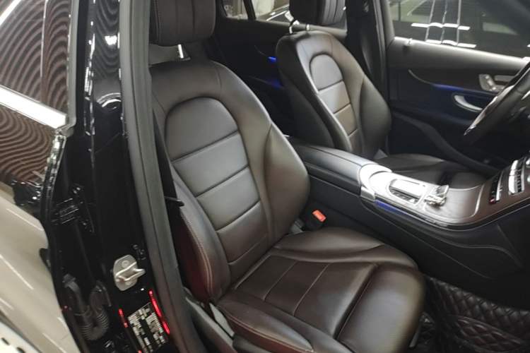 Used Mercedes-Benz GLC 2022 Facelift GLC 300 L 4MATIC Luxury Edition Right Front Seat