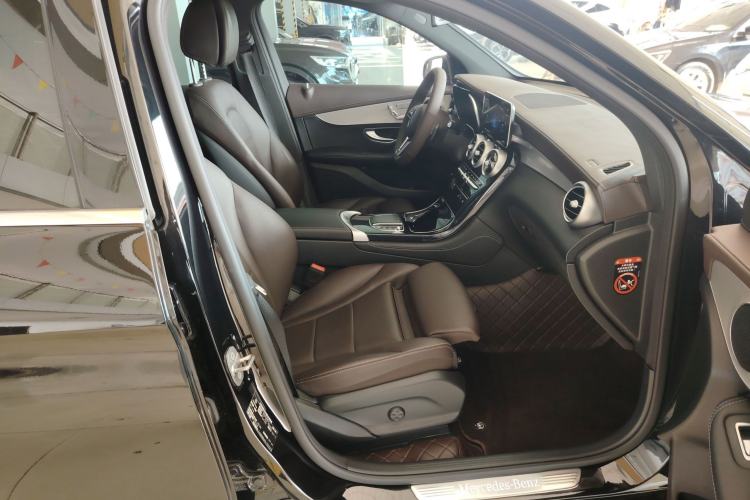 Used Mercedes-Benz GLC 2022 Refreshed GLC 260 L 4MATIC Dynamic Edition Right Front Seat