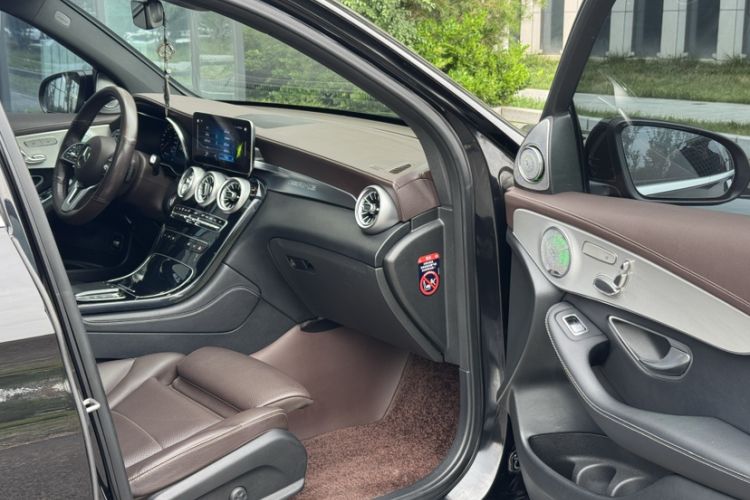 Used Mercedes-Benz GLC 2022 Second Facelift GLC 260 L 4MATIC Dynamic Edition Right Front Seat