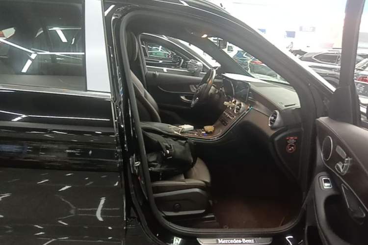 Used Mercedes-Benz GLC 2022 Refreshed GLC 300 L 4MATIC Dynamic Edition Prestige Version Right Front Seat