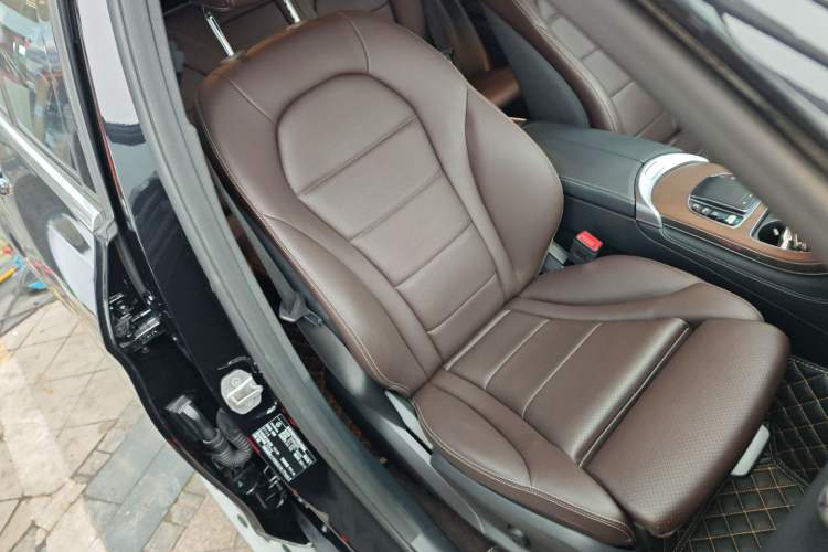 Used Mercedes-Benz GLC 2022 GLC 300 L 4MATIC Dynamic Model Right Front Seat