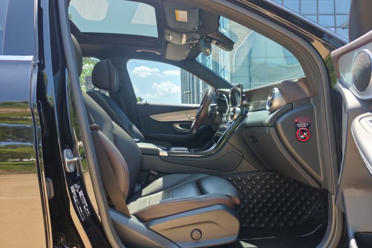 Used Mercedes-Benz GLC 2022 Facelifted GLC 260 L 4MATIC Dynamic Edition Right Front Seat