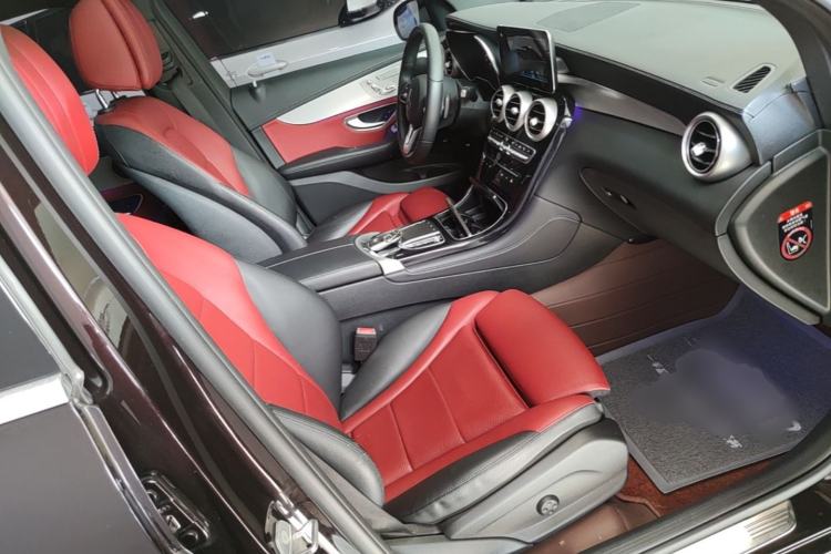 Used Mercedes-Benz GLC 2022 Facelift GLC 260 L 4MATIC Luxury Edition Right Front Seat