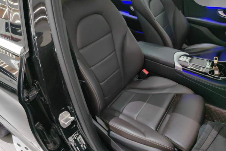 Used Mercedes-Benz GLC 2022 Refreshed GLC 260 L 4MATIC Dynamic Edition Right Front Seat