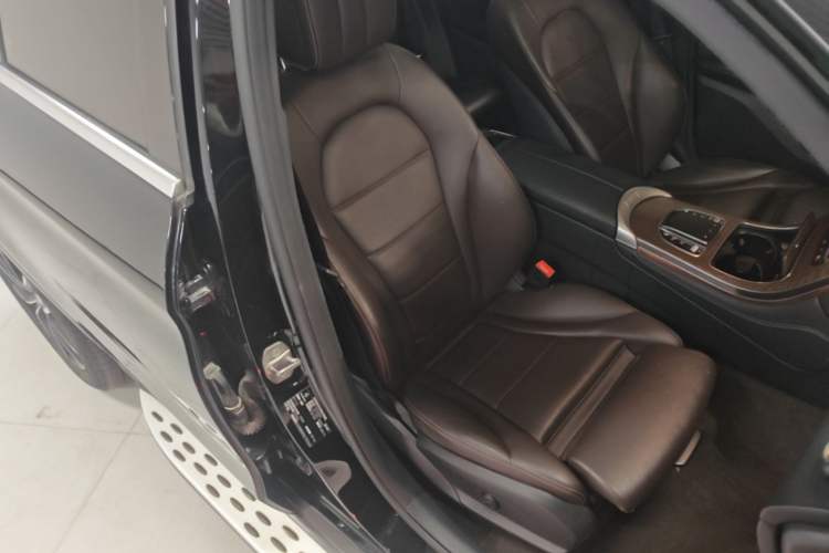 Used Mercedes-Benz GLC 2022 GLC 300 L 4MATIC Dynamic Model Right Front Seat