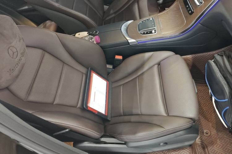 Used Mercedes-Benz GLC 2022 Second Facelift GLC 260 L 4MATIC Luxury Edition Right Front Seat