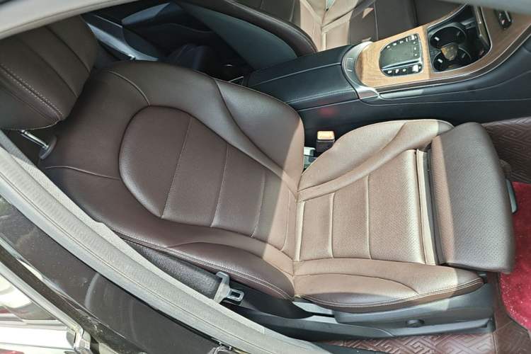 Used Mercedes-Benz GLC 2022 Refreshed GLC 300 L 4MATIC Dynamic Edition Prestige Version Right Front Seat