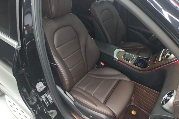 Used Mercedes-Benz GLC 2022 Refreshed GLC 300 L 4MATIC Dynamic Edition Prestige Version Right Front Seat