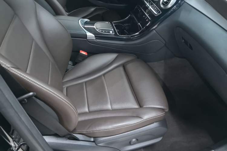 Used Mercedes-Benz GLC 2022 Facelifted GLC 260 L 4MATIC Dynamic Edition Right Front Seat