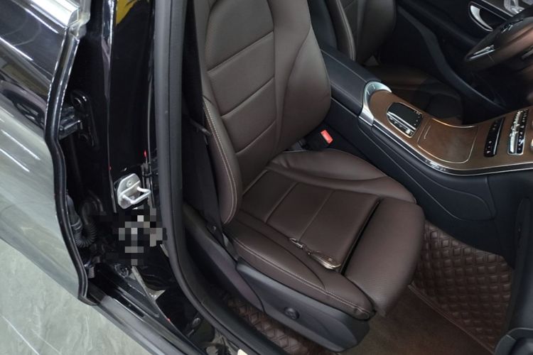 Used Mercedes-Benz GLC 2022 Second Facelift GLC 260 L 4MATIC Luxury Edition Right Front Seat