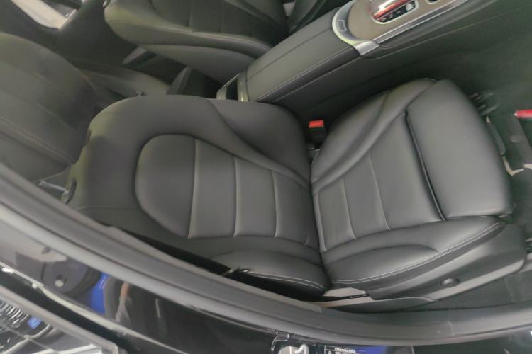 Used Mercedes-Benz GLC 2022 GLC 300 L 4MATIC Dynamic Model Right Front Seat