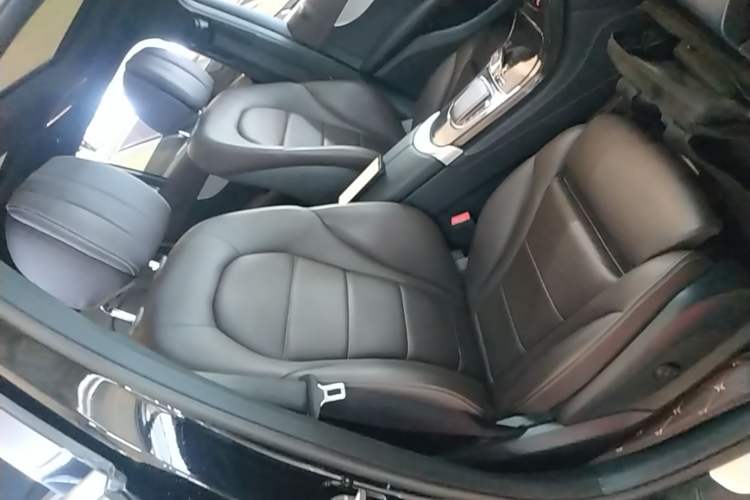 Used Mercedes-Benz GLC 2022 Second Facelift GLC 260 L 4MATIC Dynamic Edition Right Front Seat